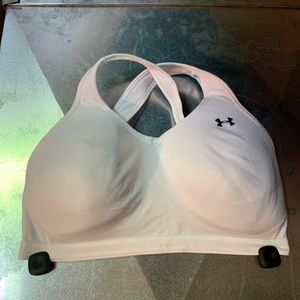 White under armour cross back sports bra